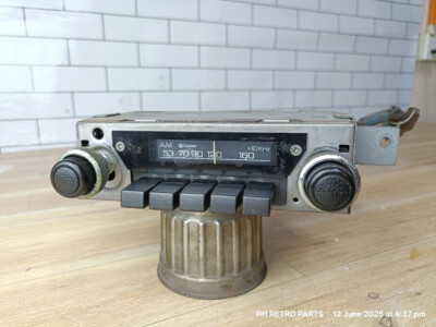 Clarion Vintage AM Autoradio Haupteinheit Modell RN-142M offen von Datsun B31...