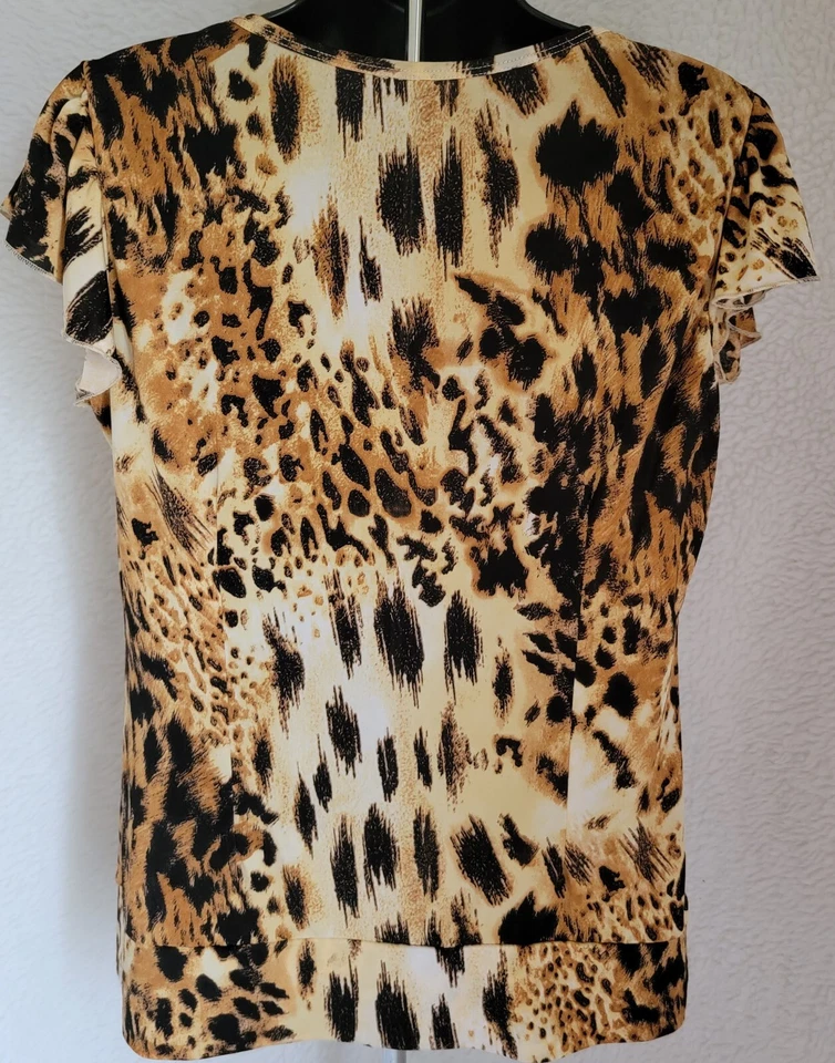 Camisa feminina Essentials by Milano tamanho M marrom médio preta estampa animal - Imagem 4 de 4