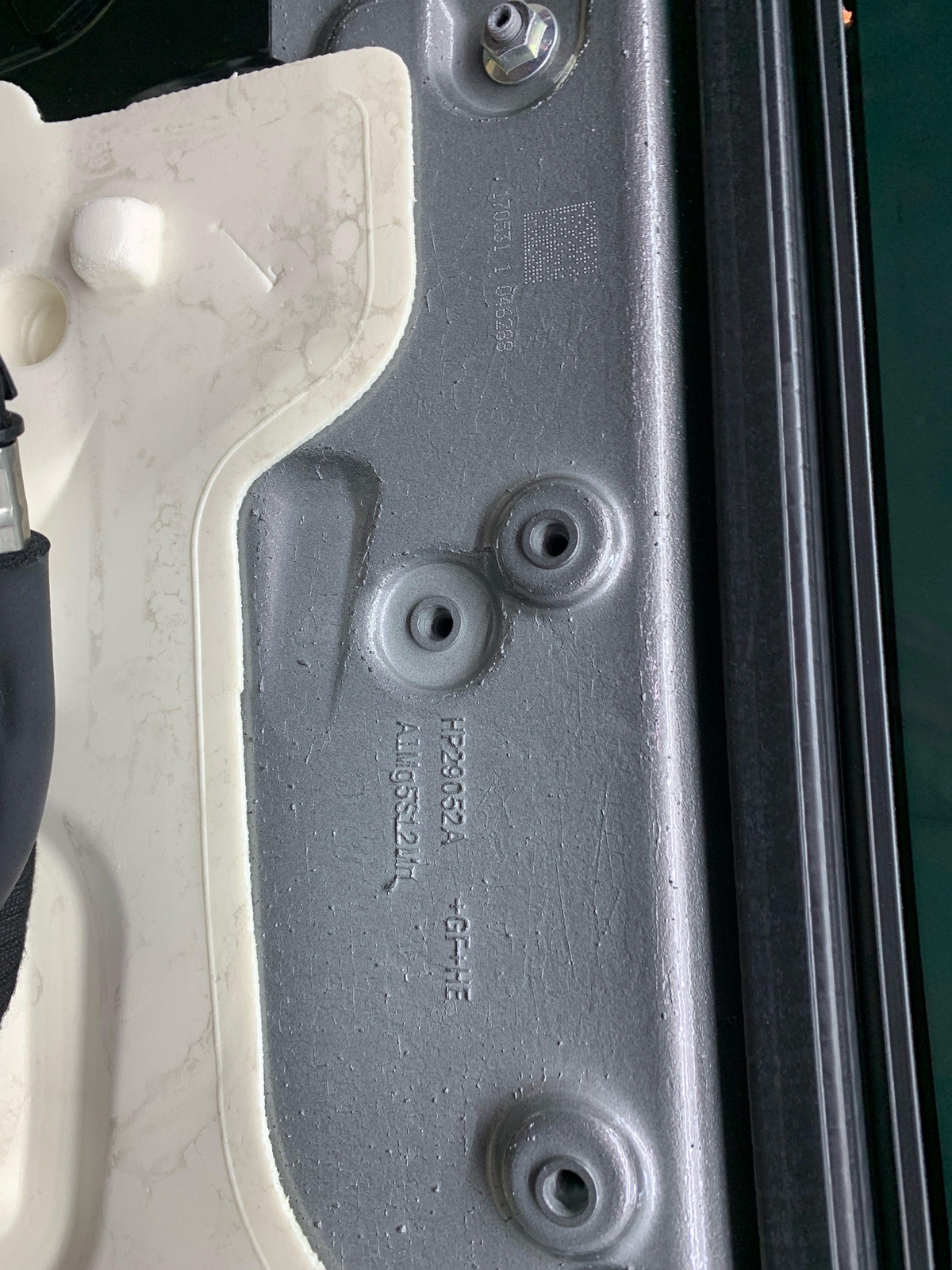 2017-2020 MASERATI LEVANTE M161 OEM RIGHT REAR DOOR W/ ACOUSTIC GLASS (571)