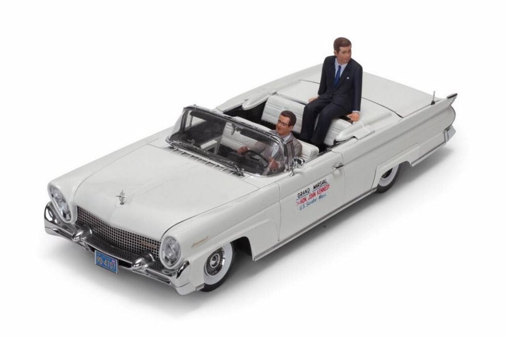 DIECAST 1958 LINCOLN CONTINENTAL MKIII OPEN CONVERTIBLE 1/18