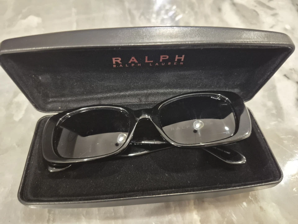 Lentes y estuche Ralph Lauren 917/S marco negro Foto 2 de 4