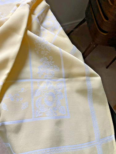 VINTAGE CREAM/WHITE COTTON/RAYON DAMASK TABLECLOTH~48" x 48" FLORAL - Picture 2 of 4