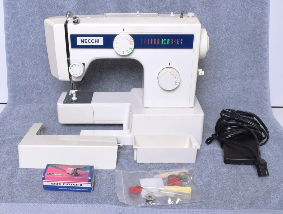 Máquina de costura Necchi modelo 3101 FA estofamento de couro resistente - Imagem 2 de 4