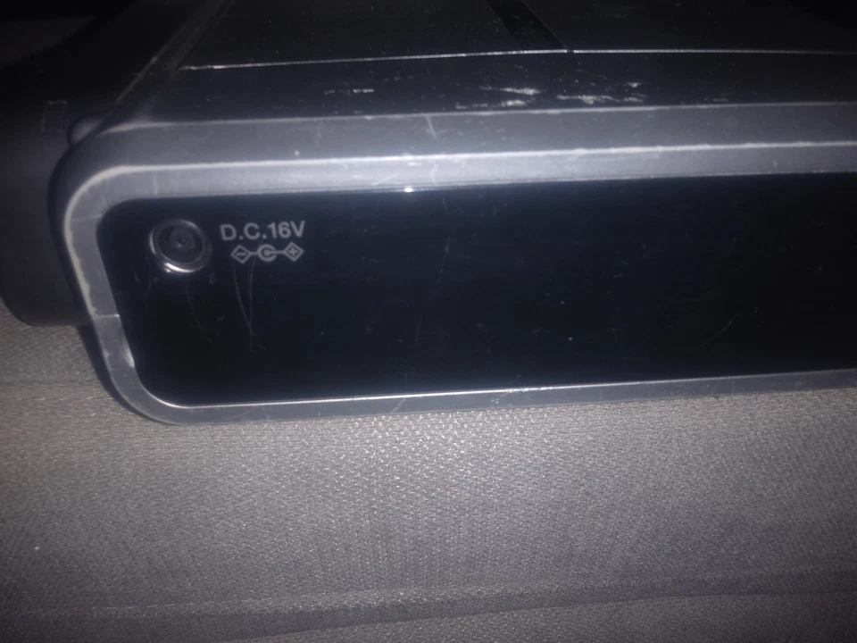 Canon PIXMA IP100 Mobile USB Color Inkjet Printer - Image 3 of 4