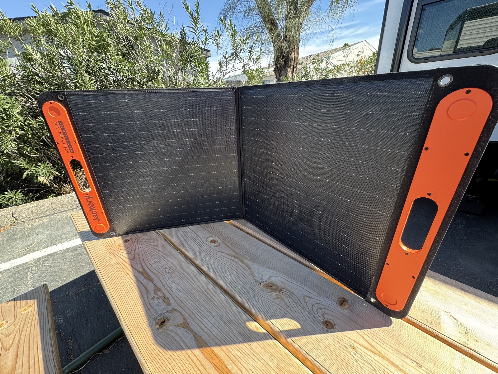 Jackery SolarSaga 100W Portable Foladable Solar Panel 100W/19V