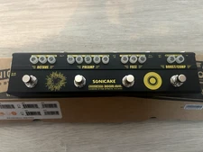 SONICAKE Boom Ave. Analog Preamp for Bass Guitars