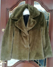Image of GREEN FAUX FUR SHORT COAT MATALAN PETITE OUTERWEAR COLLECTION SIZE 18 UNWORN