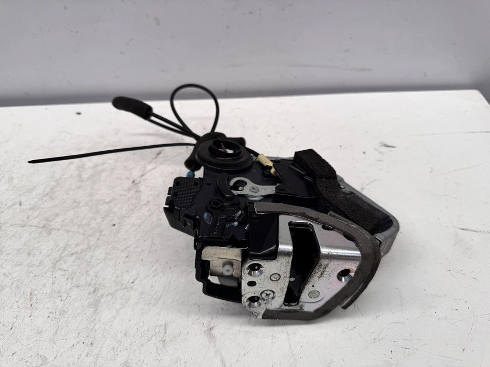 Lexus CT200H Right Rear Door Lock Mechanism ZWA10 12/2010-10/2012 - image 4 of 4