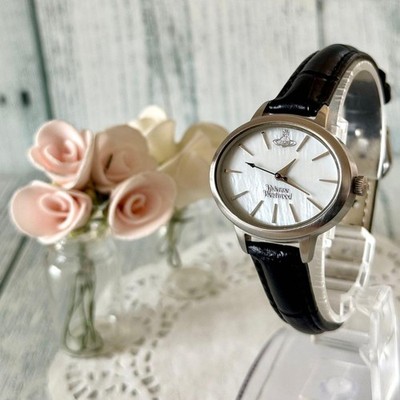【希少】ヴィヴィアン 腕時計 VV102SLBK オーバル シェル調 シルバー Vivienne Westwood VV102SLBK Oval Shell-like Silver Watch Used from