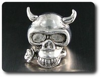 Mineralien Und Edelsteine. Herrenring Mit Totenkopf-Motiv Aus Stahl.