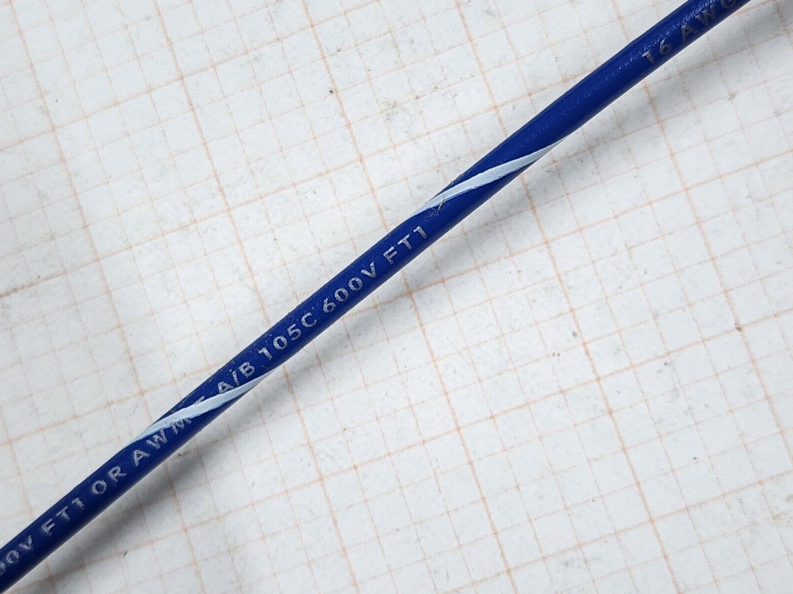 Southwire #16awg 26x30T Boat Cable Hook-Up Wire Dark Blue w/White Spiral /100ft