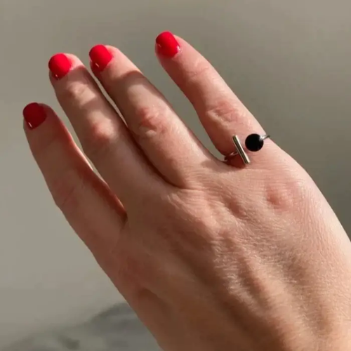 Minimalistischer feiner Finger Ring mit Schwarzer Kreis als Verstellbarer Offene - Picture 2 of 8