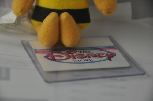 VINTAGE DISNEY STORE MINI BEAN BAG BUMBLE BEE POOH BRAND NEW FROM JAPAN - Picture 4 of 5