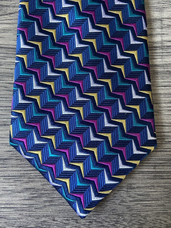 Corbata De Seda Multicolor Con Bordado Zigzag DUCHAMP BNWT - Imagen 3 de 4