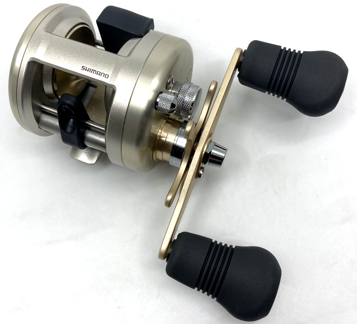 Shimano AXIS 101 VERSION 2 Left Handed Bait Casting Reel w Shimano AXIS 101 VERSION 2 Left Handed Bait Casting Reel w