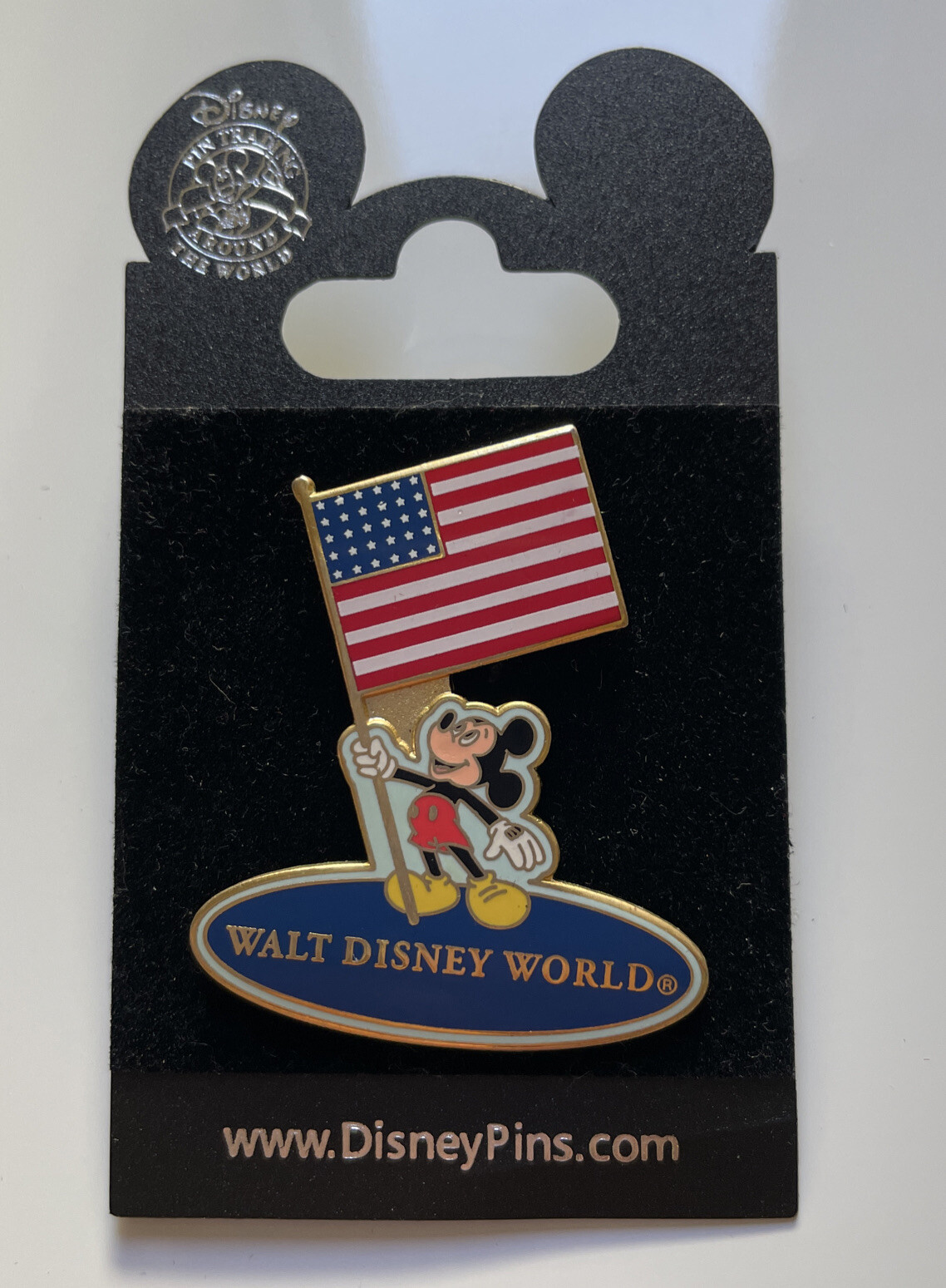 New WDW Mickey Mouse Waving US American USA Flag Disney Land Pin 2002