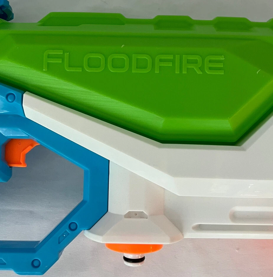 Nerf super hotsell soaker floodfire blaster