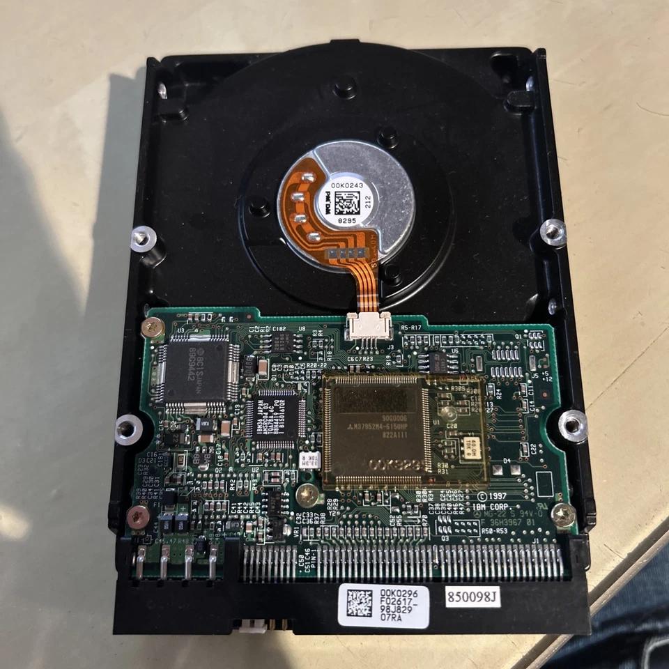 APPLE COMPUTER INC -- IBM OEM DTTA-350840 IDE HARD DRIVE 8GB 3.5 21L9475 F02564 - Image 4 of 4