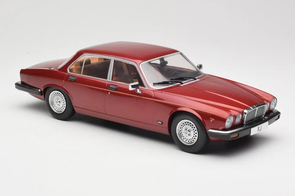 MCG18176 Jaguar XJ Series III Metallic Dark Red MCG 1/18 - Image 4 of 4