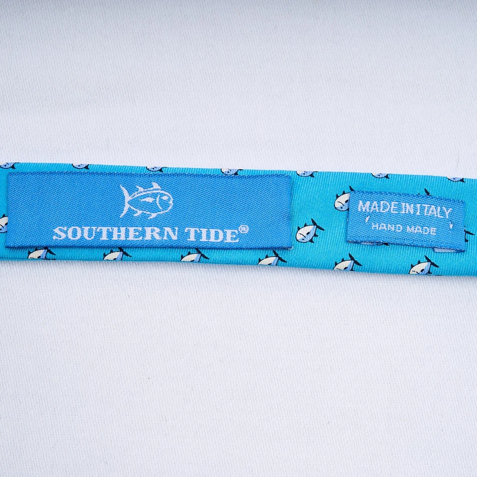 Pajarita de seda Southern Tide azul con estampado de peces Skipjack autocorbata ajustable Italia Foto 2 de 4