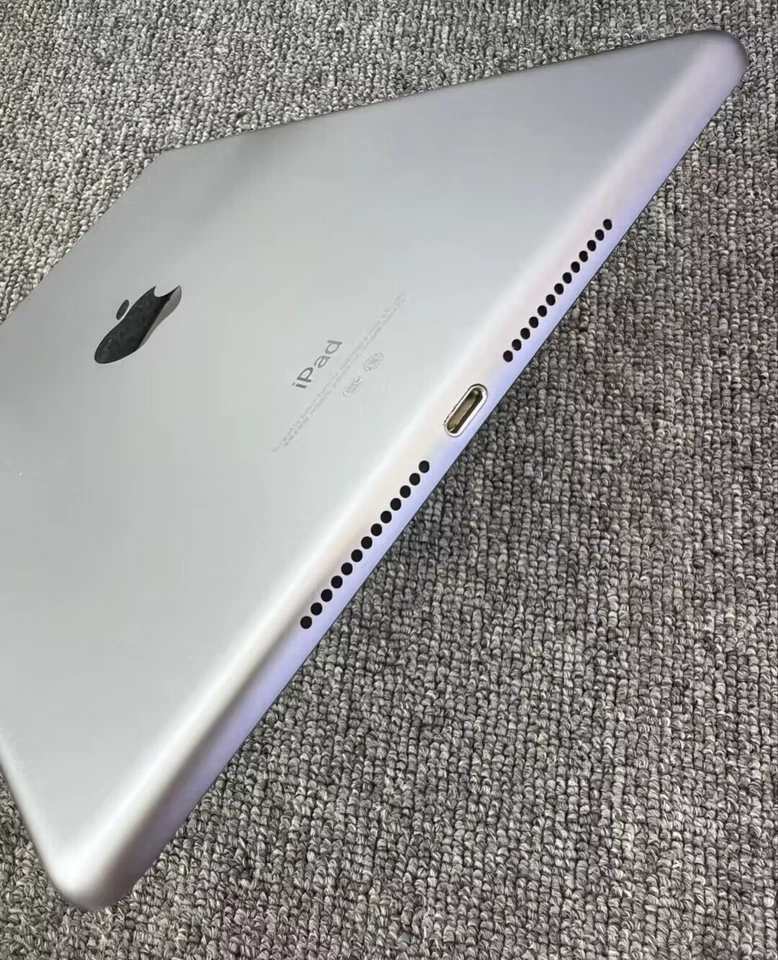 Apple iPad 6 9.7" 2018 6th Generation iOS 11.3 Apple A10 Fusion 128GB - Image 3 of 4