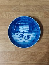 Royal Copenhagen Vintage Christmas Plate 1969 In the Old Farmyard