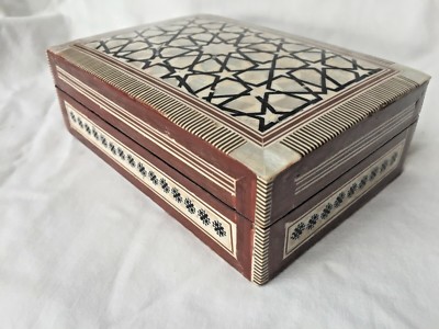 Boîte à Bijoux égyptienne En Bois Incrustée De Nacre - Fait Main, Modèle Rectangulaire