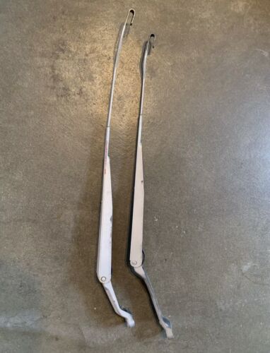 Honda Civic CRX Wiper Arms OEM 1988-1991 - Picture 4 of 4
