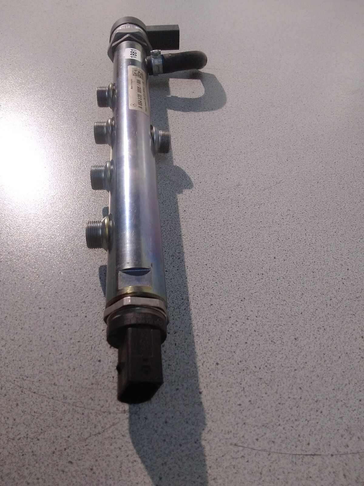 ORIGINAL Mercedes OM654 Verteilerrohr A 6540700095 mit Sensor A 