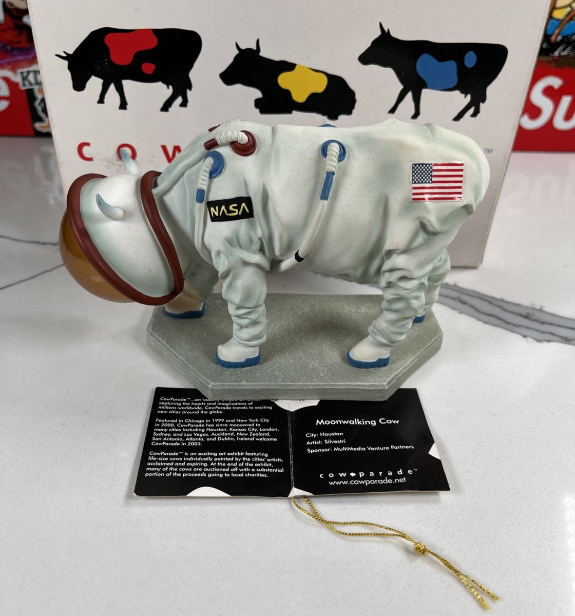 Cow Parade MOOOOONWALK Figurine #9120 Astronaut Moon Walk NASA