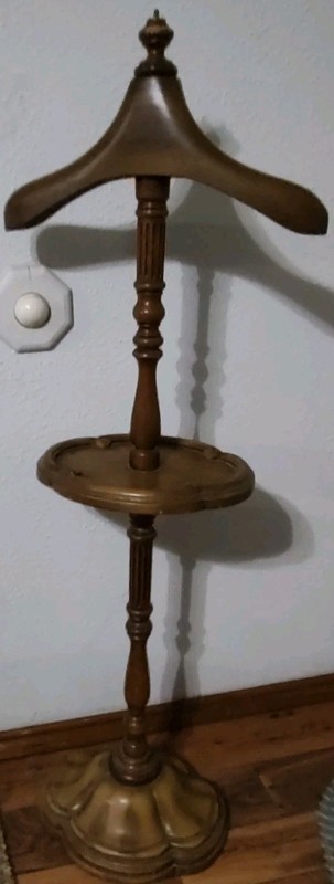 Vintage MCM Solid Wood Butler  Gentleman's Valet Stand Weighted Heavy Pedestal 
