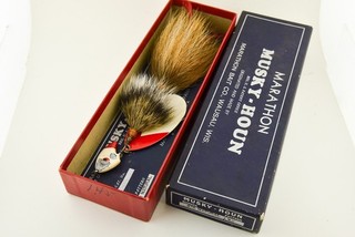 Vintage Marathon Muskie Houn Antique Fishing Lure in Box on Card BH10