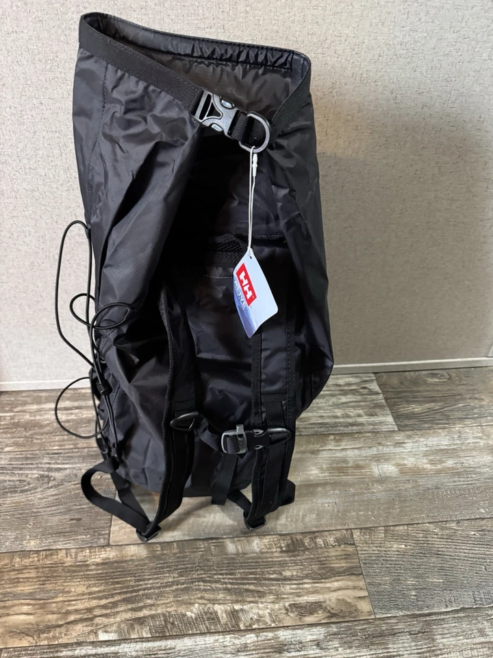 NUEVO CON ETIQUETAS NUEVO Mochila Helly Hansen Water Shield Negra Impermeable Mochila Senderismo Foto 4 de 4