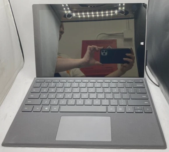 Microsoft Surface Pro 3 13.5" Intel Core i3-4020Y @1.50GHz 4GB RAM 64GB SSD Foto 3 de 4