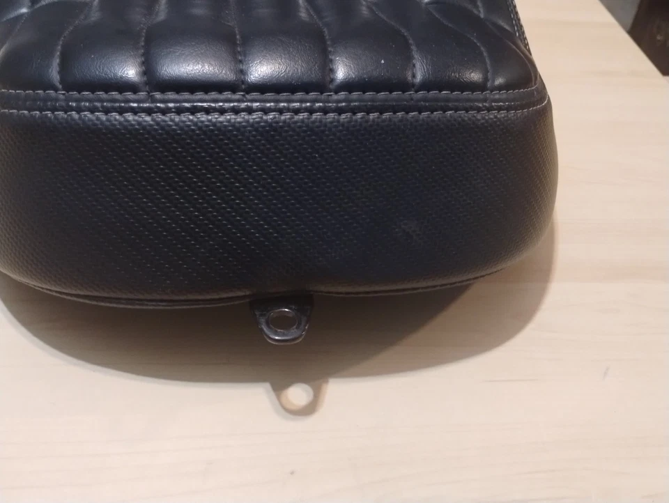 ASIENTO CONDUCTOR DELANTERO SOLO DELGADO HARLEY-DAVIDSON SOFTAIL 52000265 / 21 Foto 2 de 4