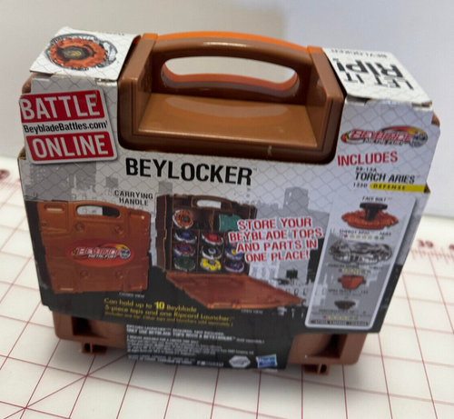 NEW Sealed Beylocker With Torch Aries Set 125D Beyblade HASBRO METAL FURY BB-13A - Picture 2 of 2