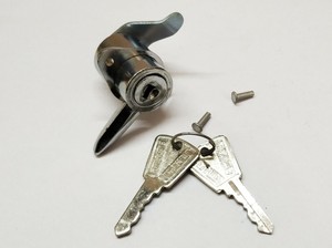 Lambretta Gp Chrome Toolbox Lock 2 Brass Keys With Fixings Rivets Brand New Ebay