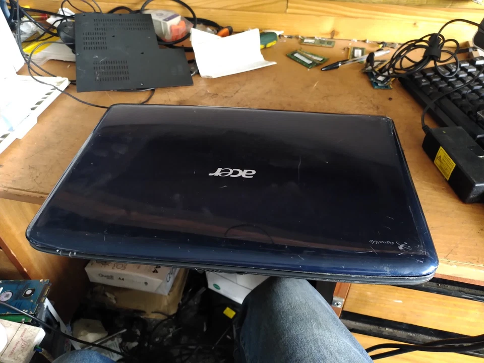 Acer Aspire 5535 Laptop Unsure specs won't power up (871) - Image 2 of 4
