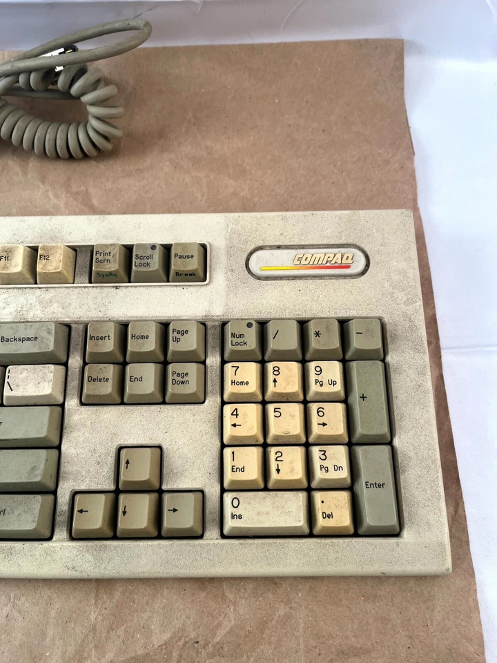 Vintage Compaq Enhanced II Keyboard Gray Wired PS/2 QWERTY (Standard) - UNTESTED - Image 2 of 4