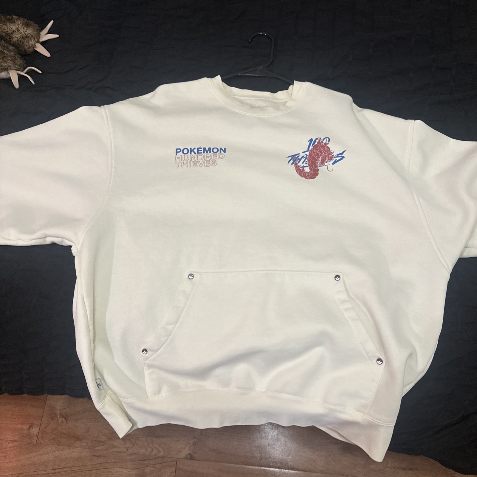100 Thieves x Pokemon Mens Size (L)Cream Gyarados Crewneck