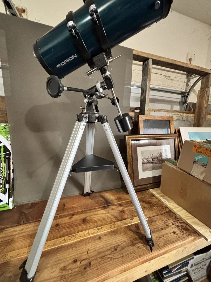Orion StarBlast II 4.5 Equatorial Reflector Telescope W/Extra Lenses -Free Ship - Image 2 of 4