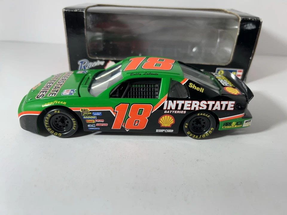 Bobby Labonte-1991 Revell 1:24 #18 baterias interestaduais Chevrolet Monte CarloD6 - Imagem 2 de 4