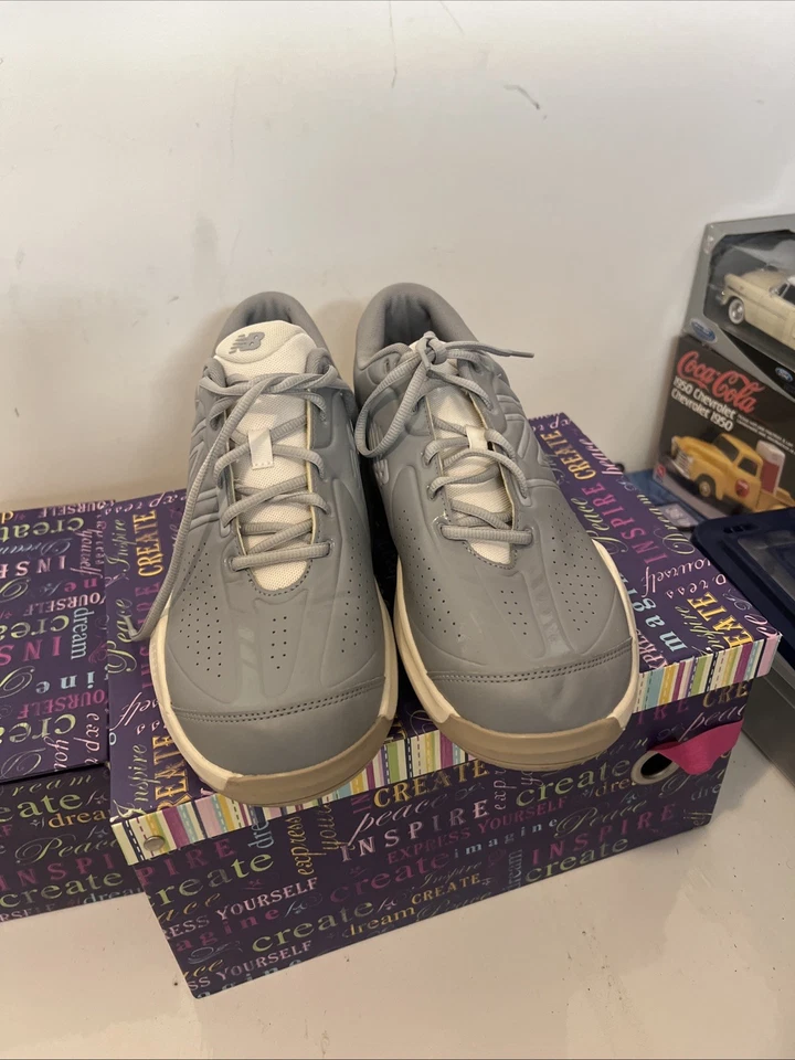 Zapatillas Tenis New Balance 696 V5 Cancha Dura Gris/Blanco MCH696G5 Talla 13 2E Foto 2 de 4