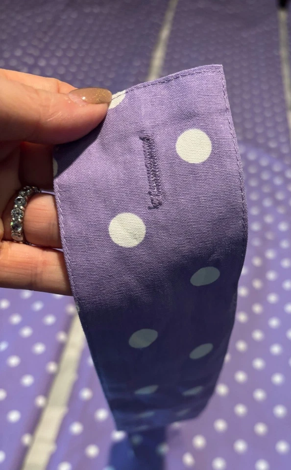 Cortinas oscuras Pottery Barn Teen lavanda lunares x2 52x108 100 % algodón Foto 4 de 4