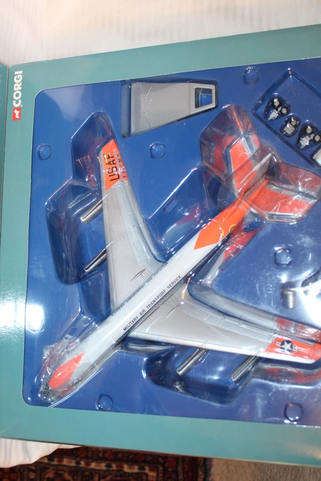 Avión Stratolifter escala 1/144 Corgi, Boeing VC-137A modelo fundido a presión BN caja abierta Foto 3 de 3