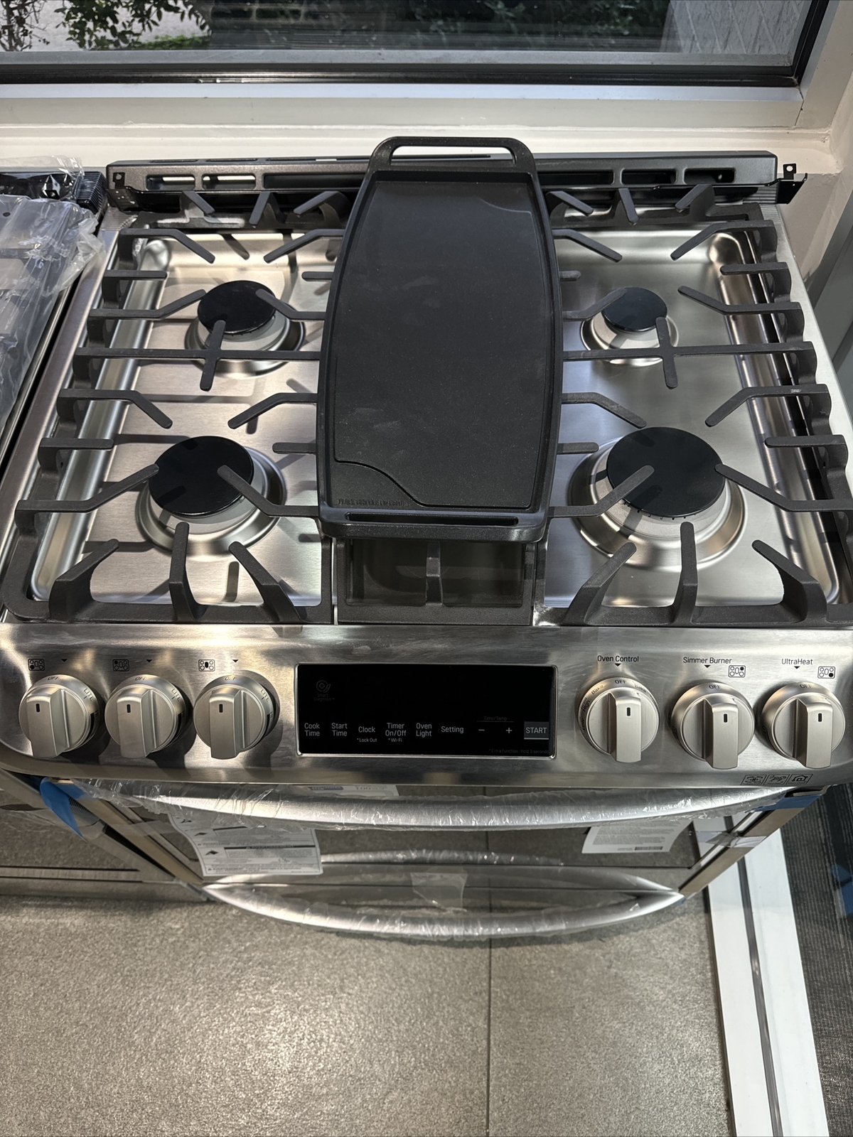 LG LSD4913ST 30 Inch Smart SlideIn DualFuel Electric Range in