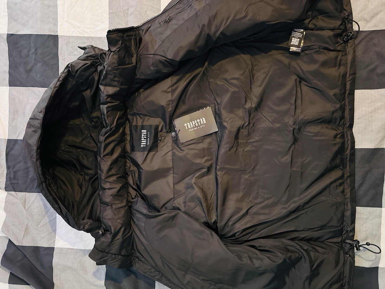 trapstar london shooters jacket, Black, Size Small, Brand new image 3