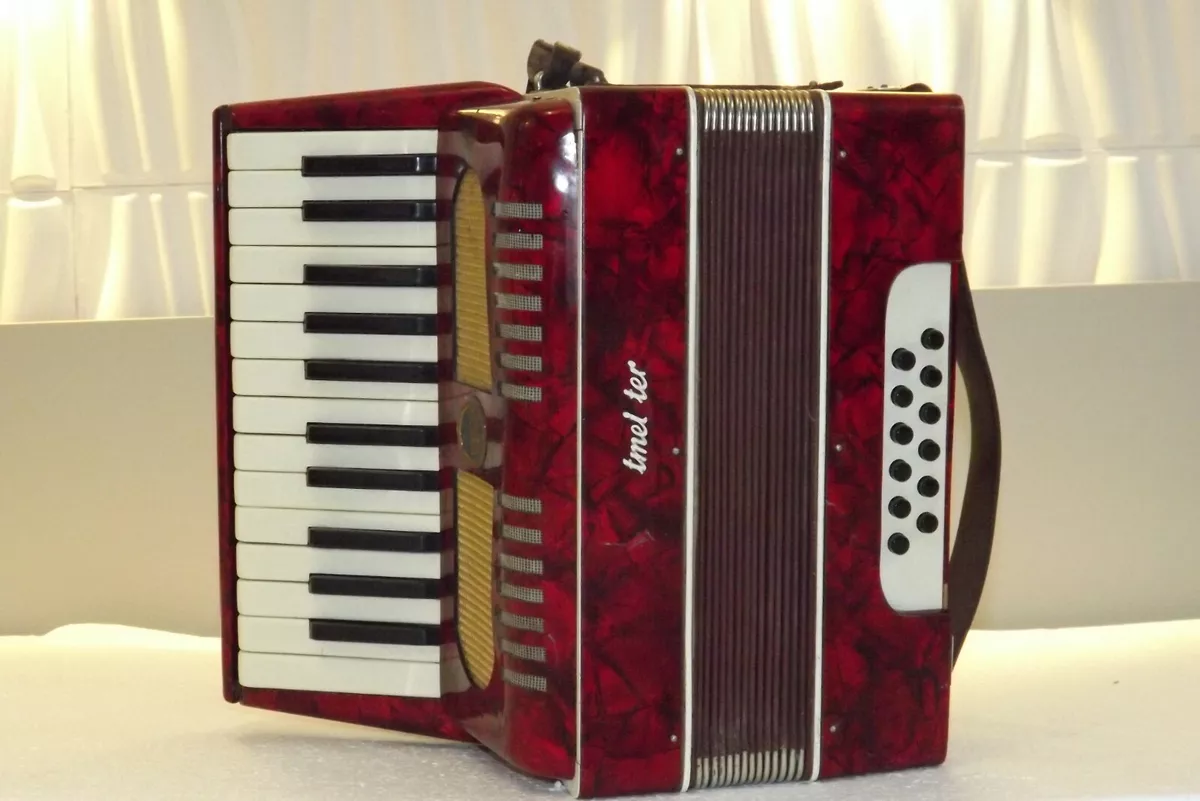 12 bass 2024 piano accordion