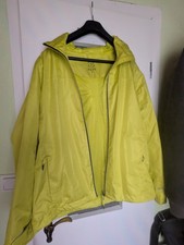 Sehr gut erhaltene Regenjacke!