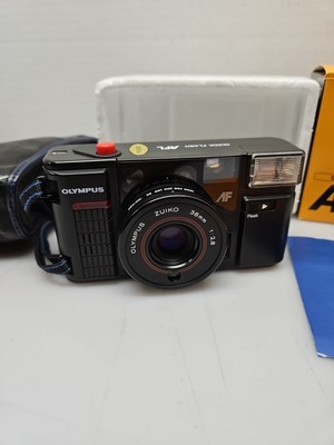 OLYMPUS QUICK FLASH AFL FILM CAMERA W/ 38mm F/2.8 ZUIKO LENS +2